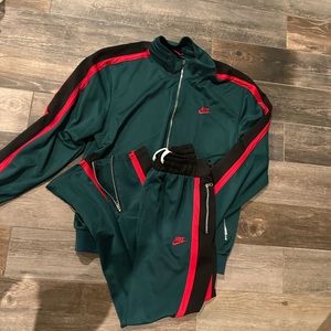 Men’s Nike XXL tracksuit